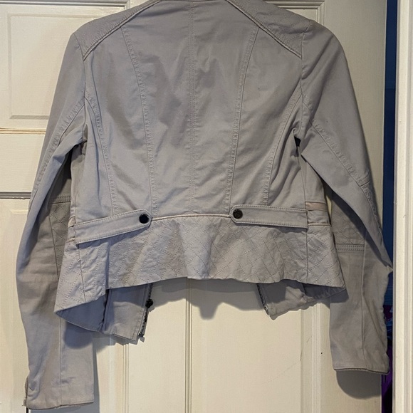 Light lavender cropped bomber jacket. White House black market size 2 - Picture 7 of 9